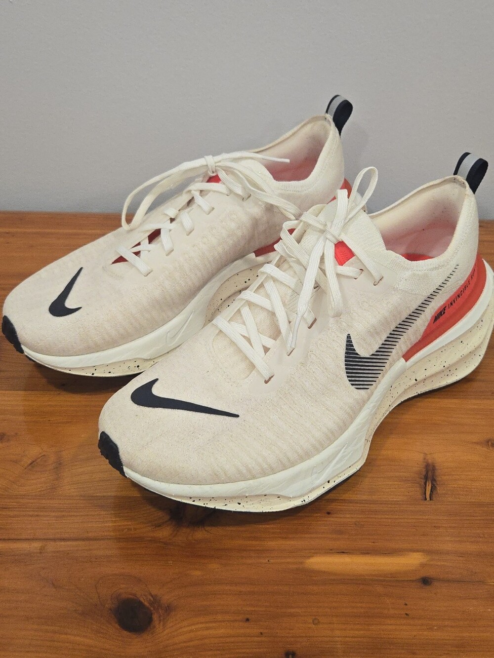 Nike ZoomX Invincible Run Flyknit 3 White Bright Crimson Men's Size 11 Like New